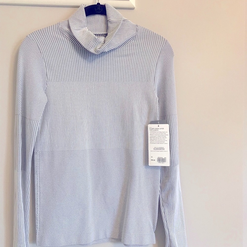 Athleta Gray Flurry Base Layer Turtleneck Top. Size XS. NWT